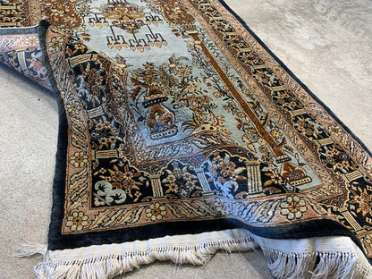 2'7"x4'1" Very Fine Hand-Knotted 100% Silk Prayer Rug