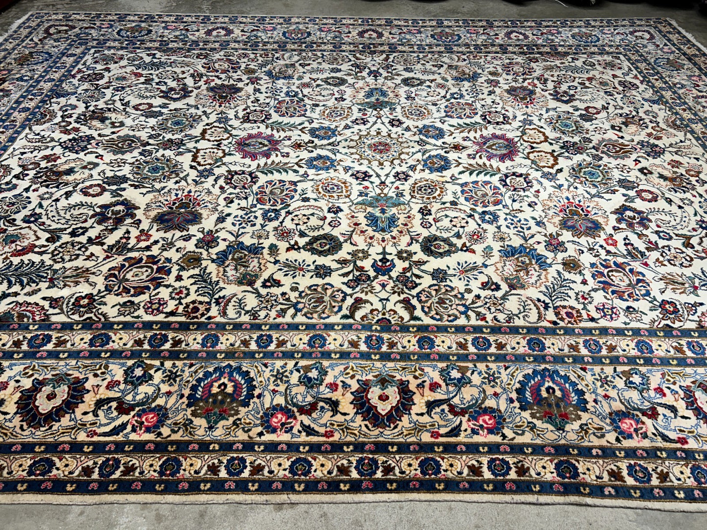 10'5"x13'8" Hand-Knotted 100% Wool Pile All-over Kashane Rug