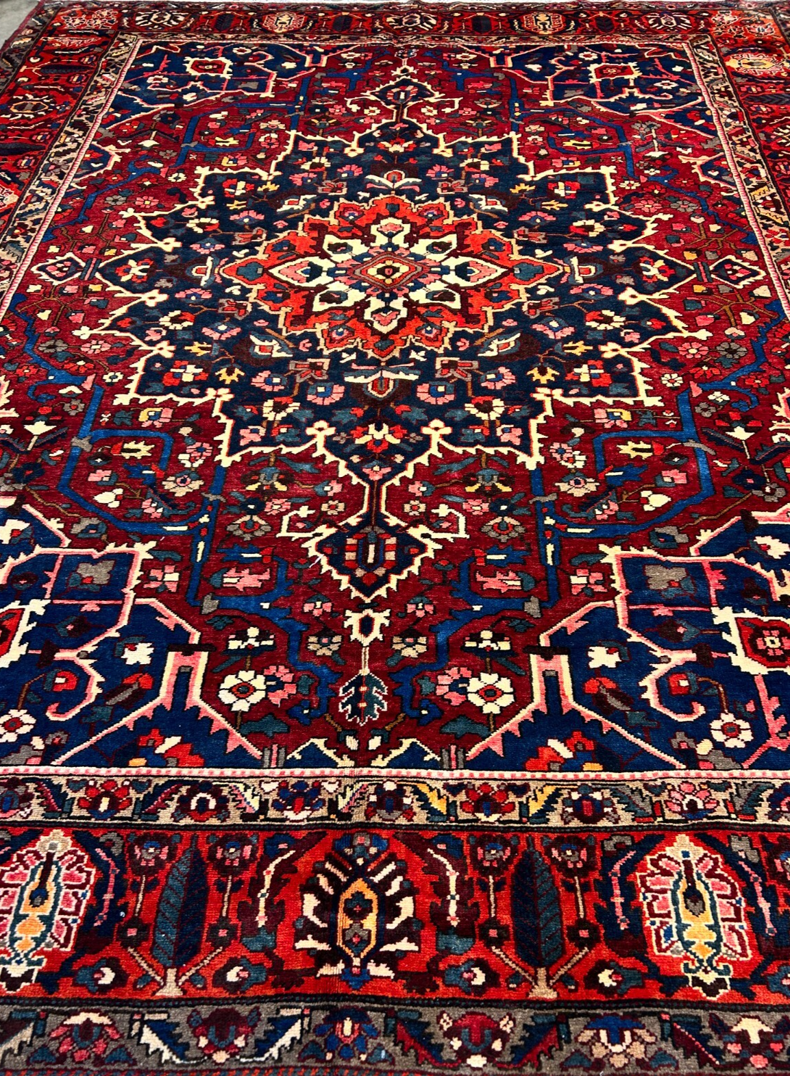 10'5"x12'8" Hand-Knotted 100% Wool Pile Bakhtiarie Rug