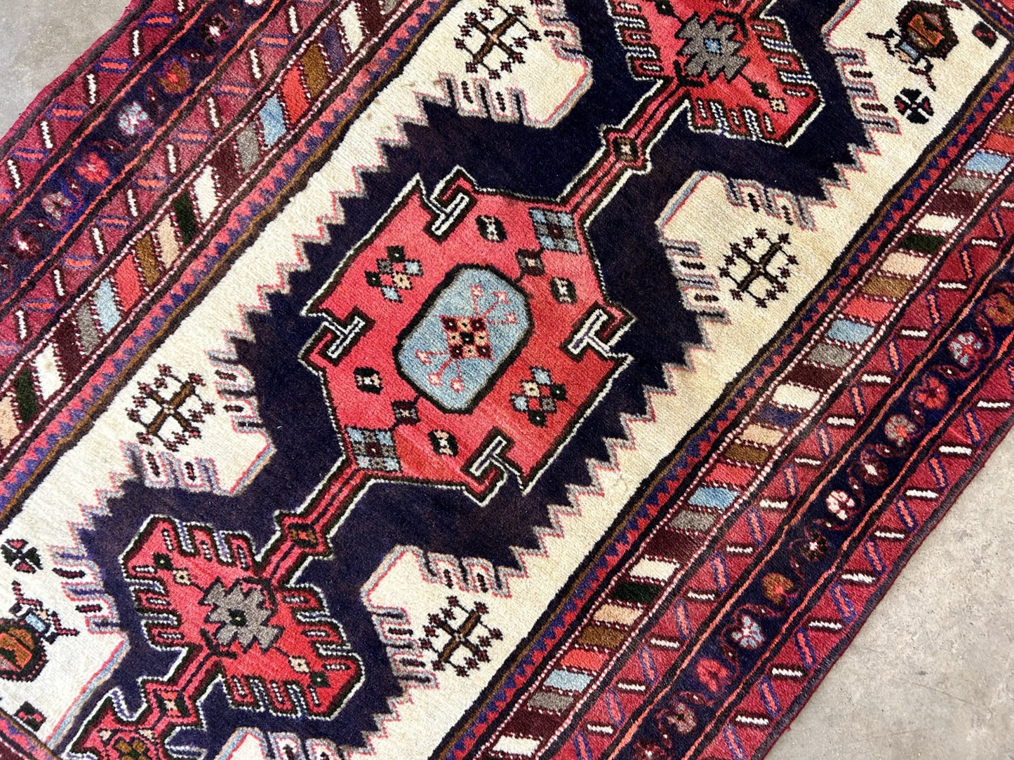 3'4"x4'9" Hand-Knotted 100% Wool Pile Hamadane Rug
