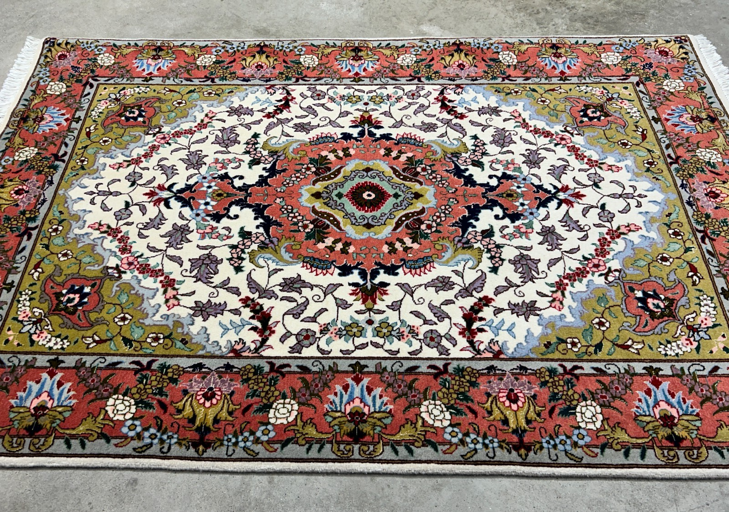 3'0"x5'0'' Hand-Knotted Silk & Wool Tabrize Area Rug