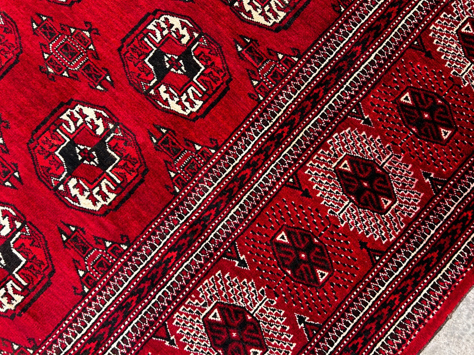 7'6" x 11'5'' Hand-Knotted 100% Wool Pile Turkamane Area Rug - Carpet