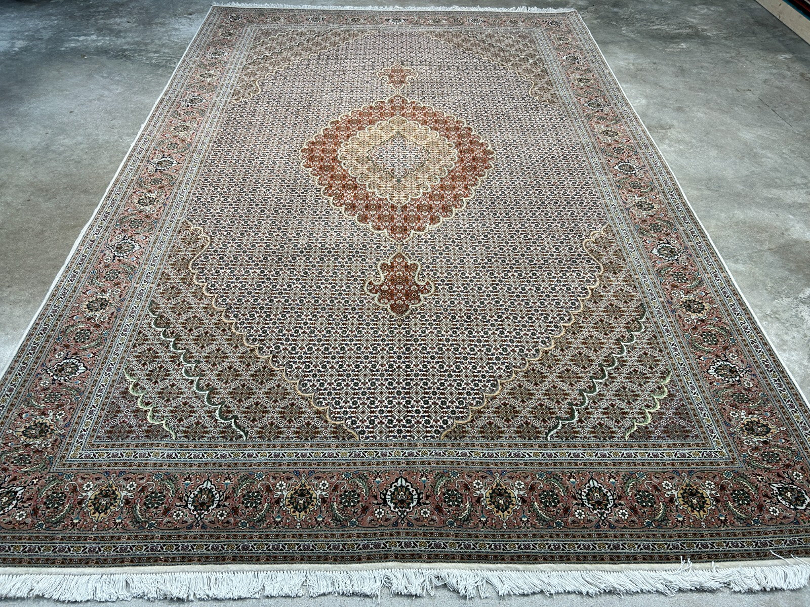 6'8"x10' Fine Hand-Knotted Wool & Silk Oriental Tabrize Rug - Area Carpet