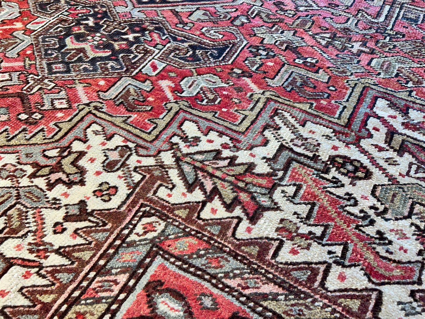 8'10"x11'8" Hand-Knotted 100% Wool Pile Herize Rug