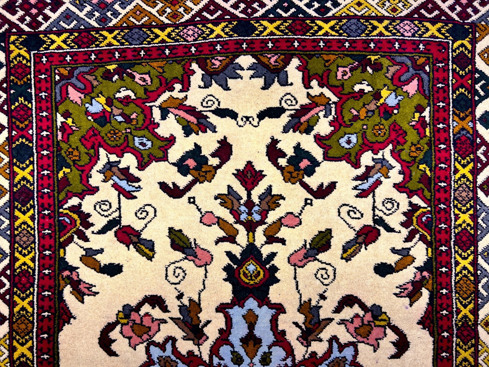 3'3"x4'9'' Hand-Knotted 100% Wool Afghan Medallion Area Rug