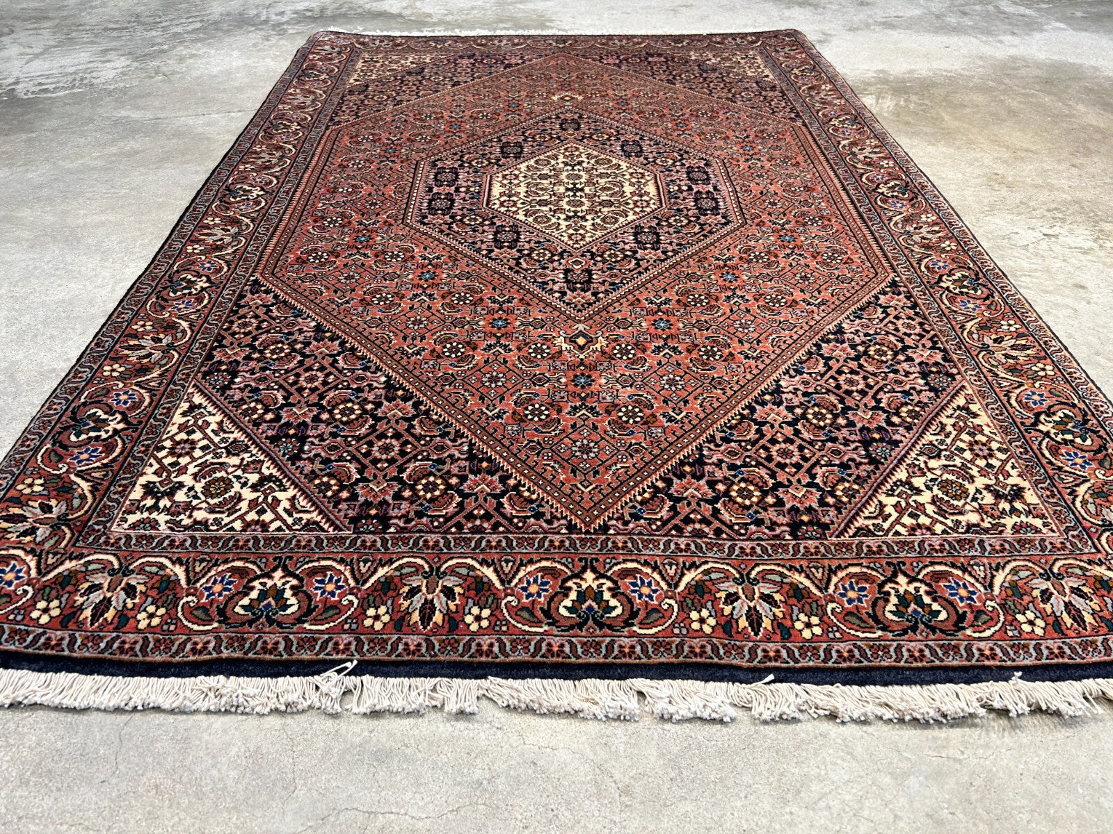 3'8"x5'6" Hand-Knotted 100% Wool Bidjare Carpet - Area Rug