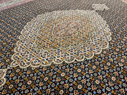 5'6"x7'8" Fine Hand-Knotted Wool & Silk Blend Tabrize Mahi Carpet - Area Rug