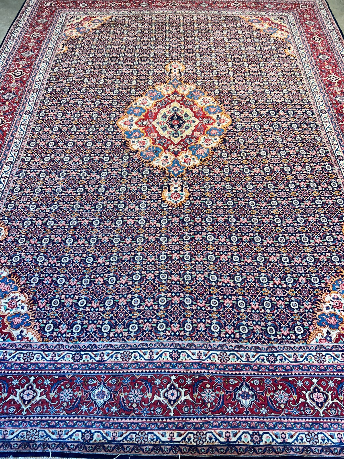 8'11"x11'8" Hand-Knotted 100% Wool Pile Bidjar Rug