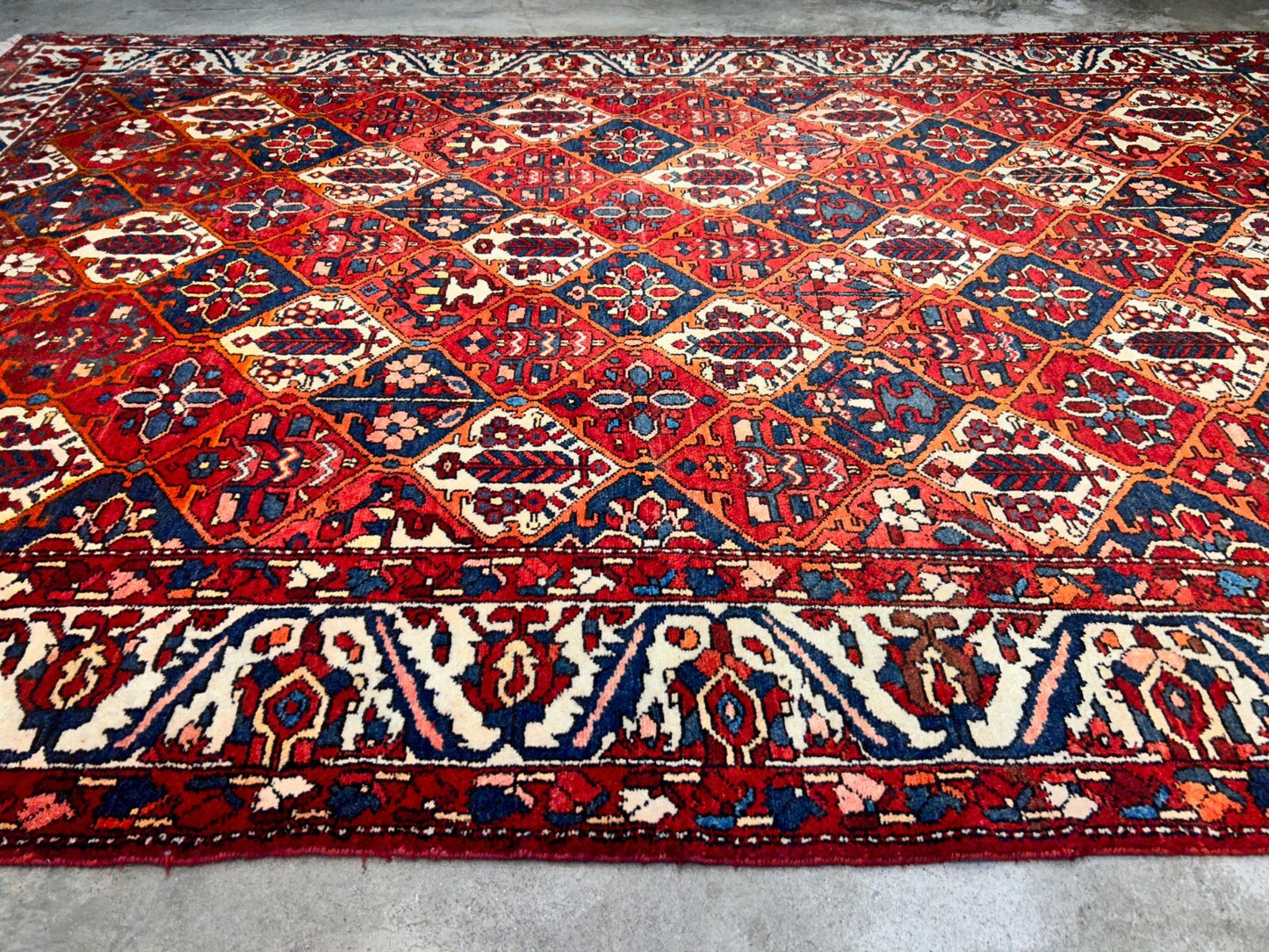 7'0"x9'11" Hand-Knotted 100% Lamb Wool Bakhtiarie Carpet - Area Rug