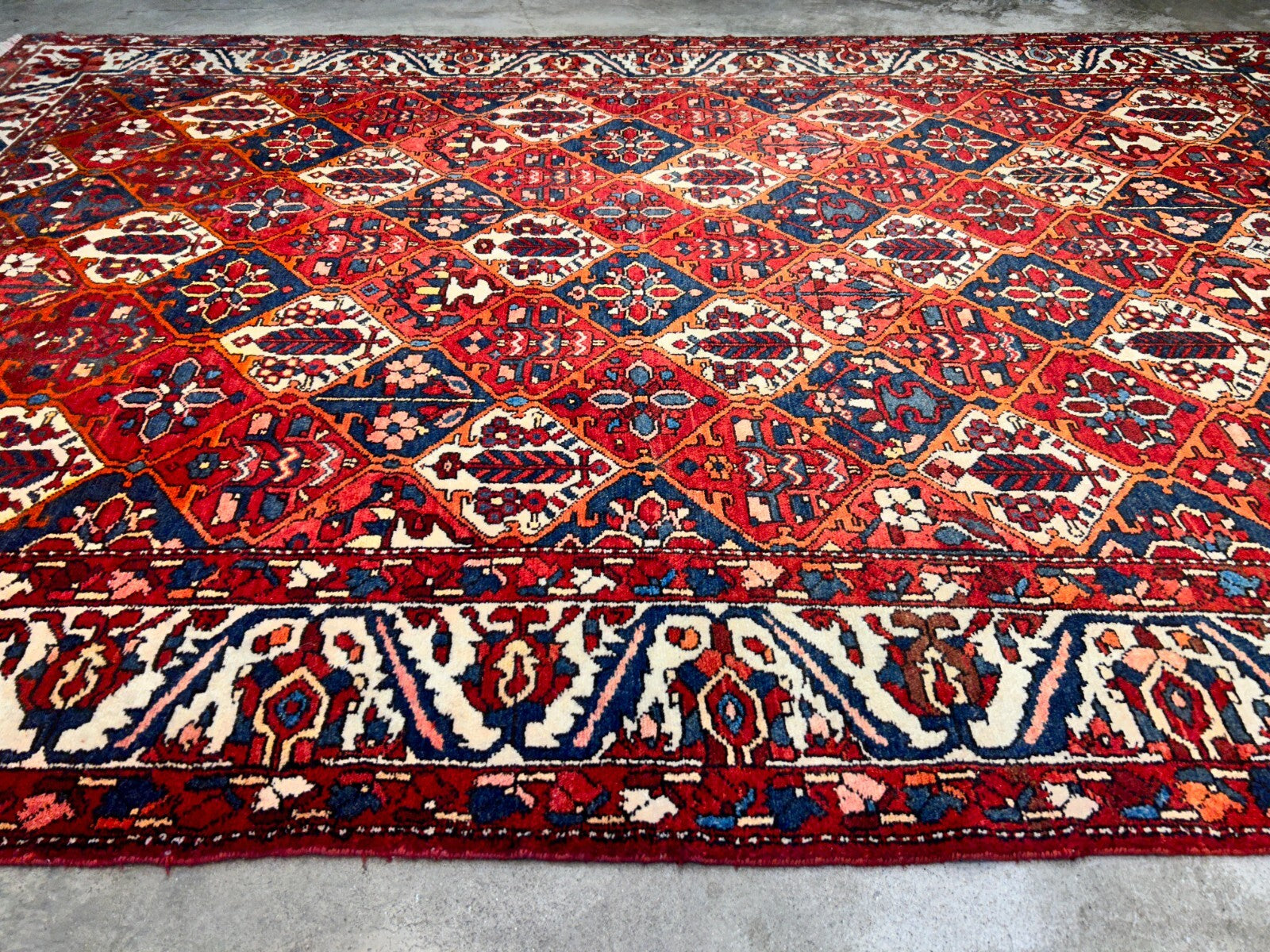 7'0"x9'11" Hand-Knotted 100% Lamb Wool Bakhtiarie Carpet - Area Rug