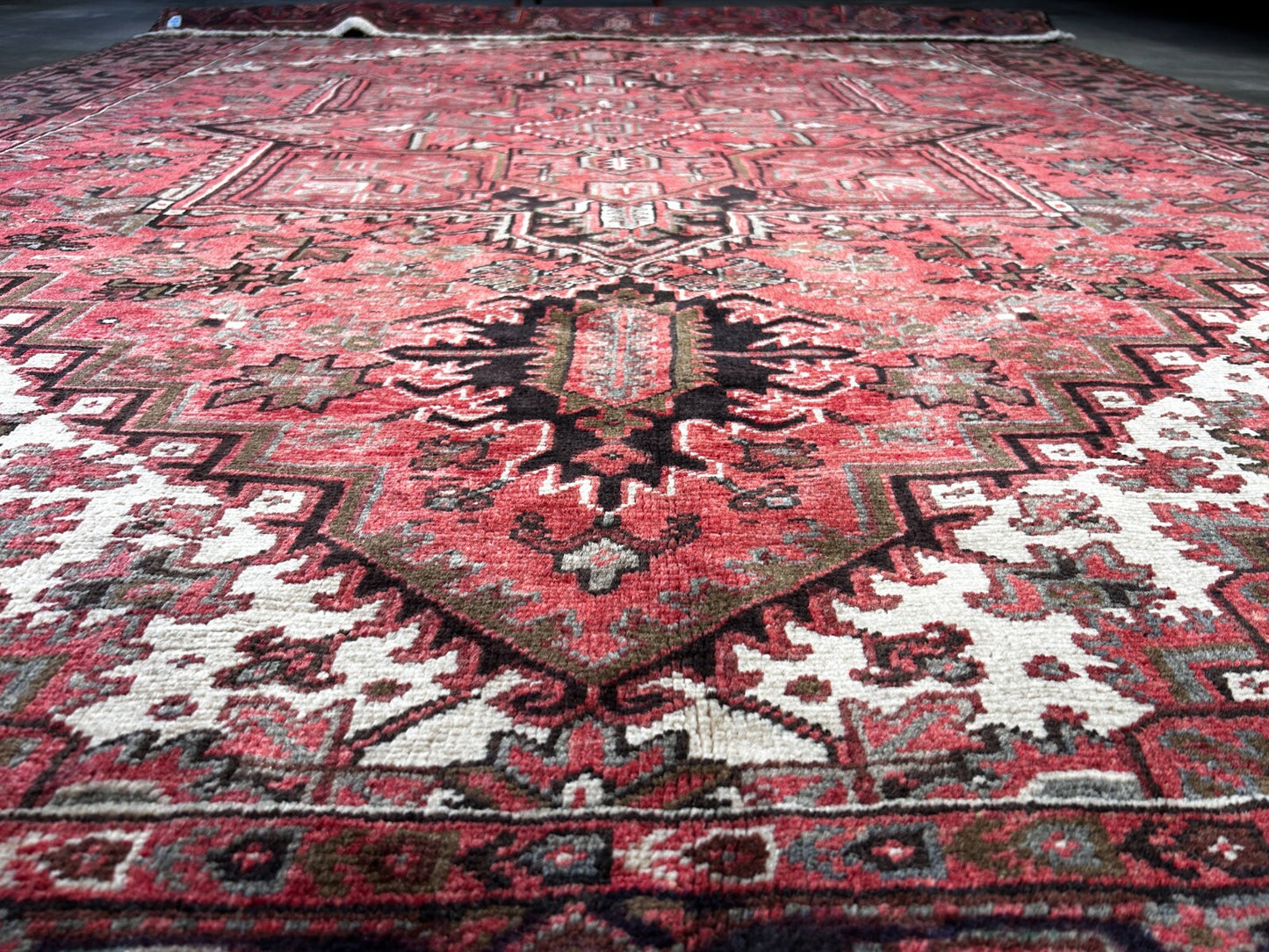 8'3" x 11'0" Hand-Knotted 100% Wool Pile Herize Area Rug - Area Carpet