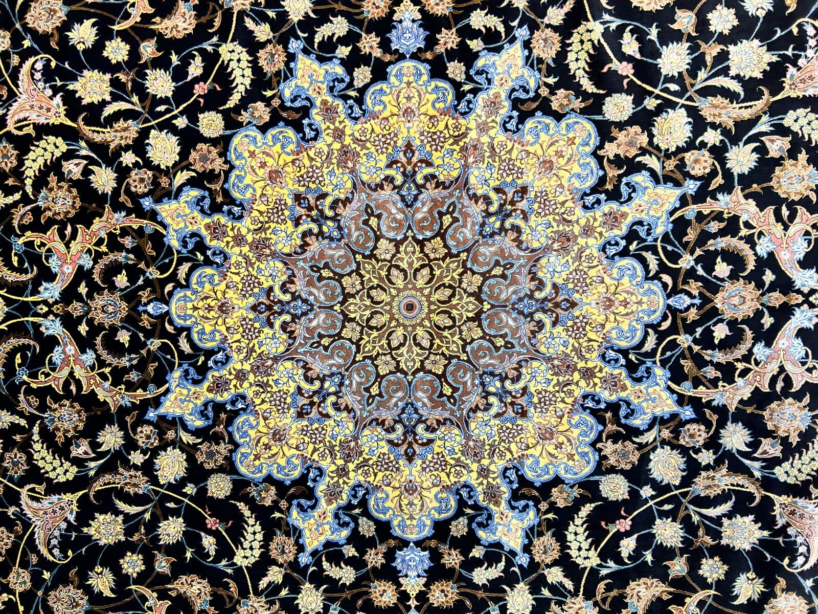 6'6"x10' Exquisite Hand-Knotted 100% Silk Qume Rug