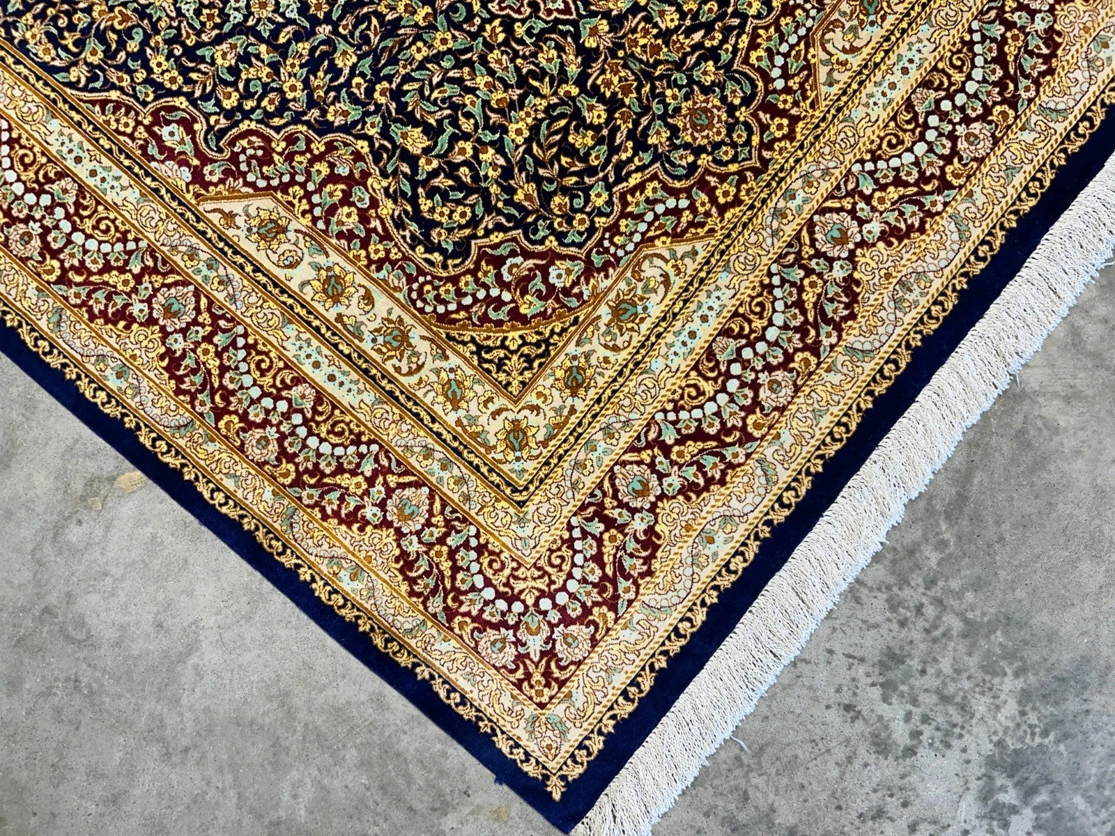 3'3"x5' Exquisite Extra-Fine Hand-Knotted 100% Silk Qume Area Rug - Carpet