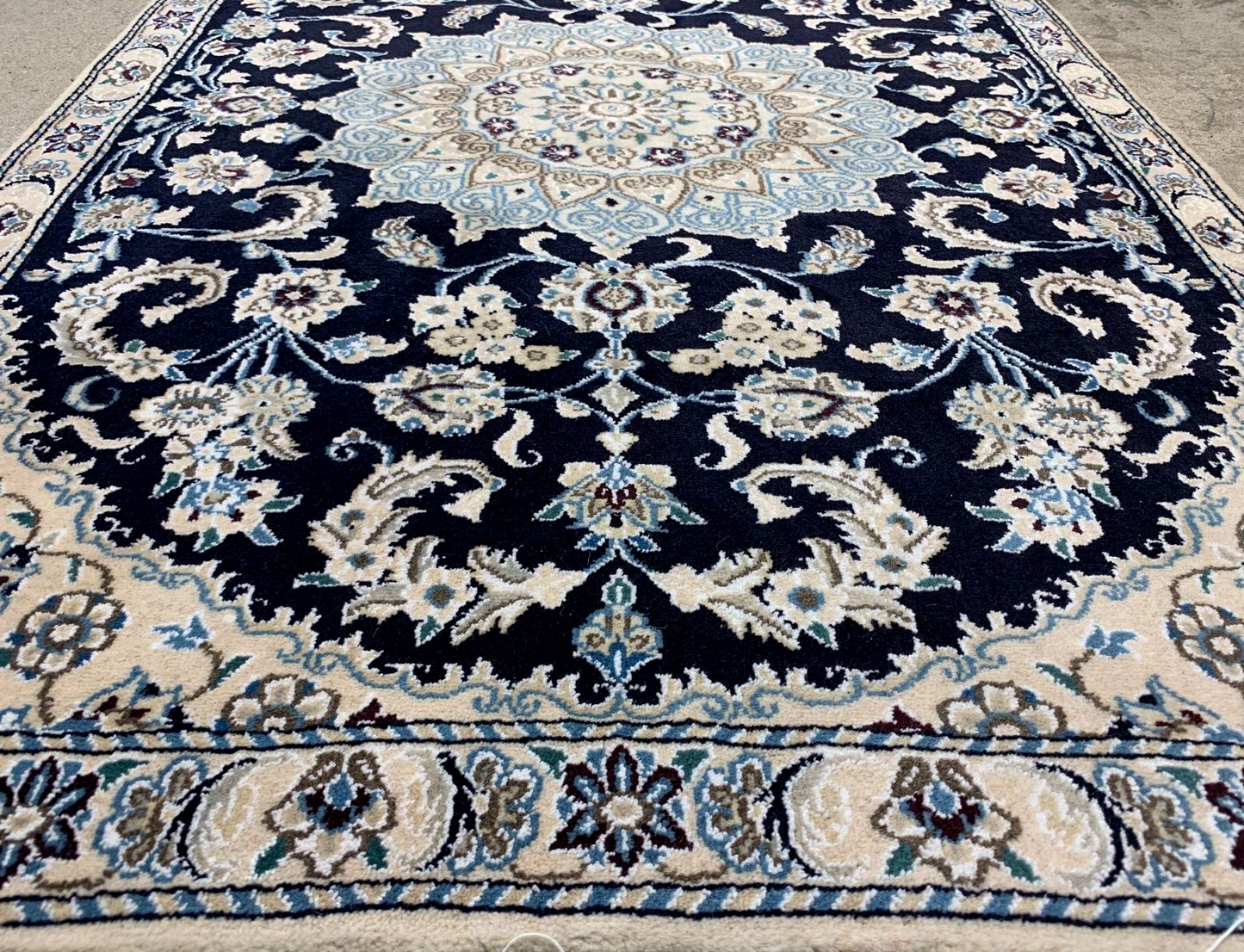 2'11"x4'4" Fine Hand-Knotted Wool & Silk Blend Naine Carpet - Area Rug