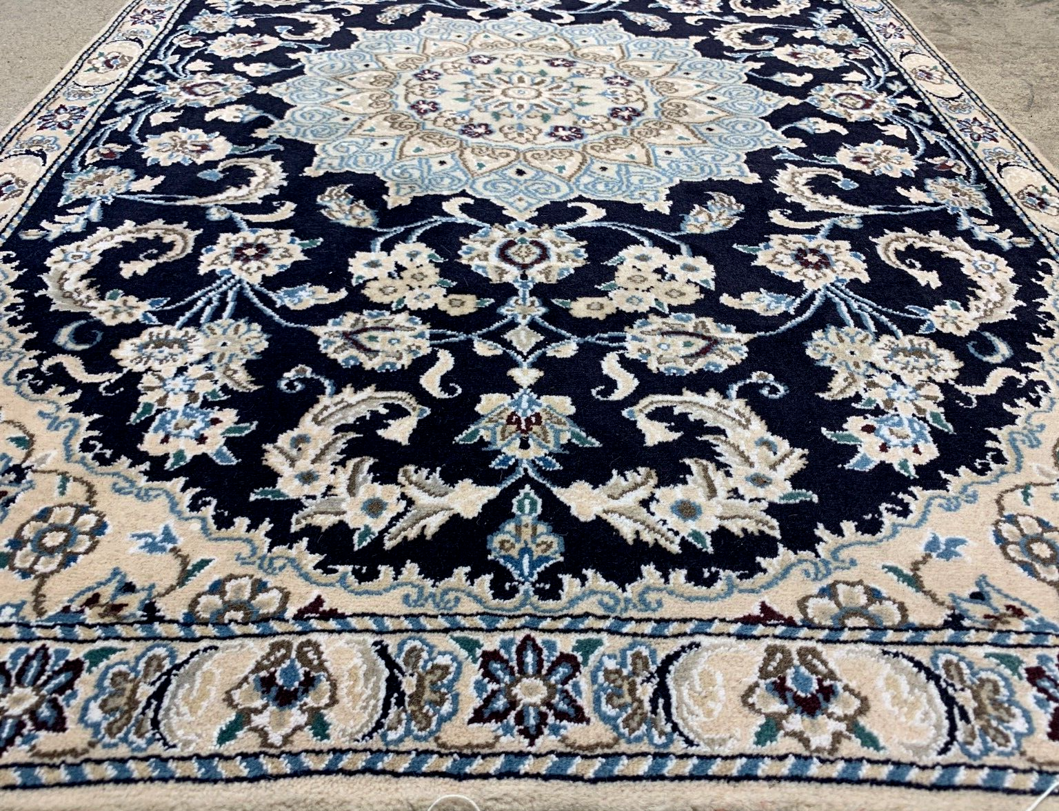2'11"x4'4" Fine Hand-Knotted Wool & Silk Blend Naine Carpet - Area Rug