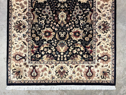 3'1"x5' Hand-Knotted 100% Wool Pile Lahovere Rug