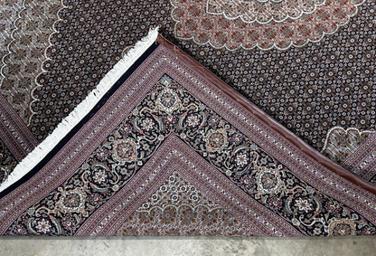 8'2"x11'5" Fine Hand-Knotted Wool & Silk Oriental Rug - Area Carpet