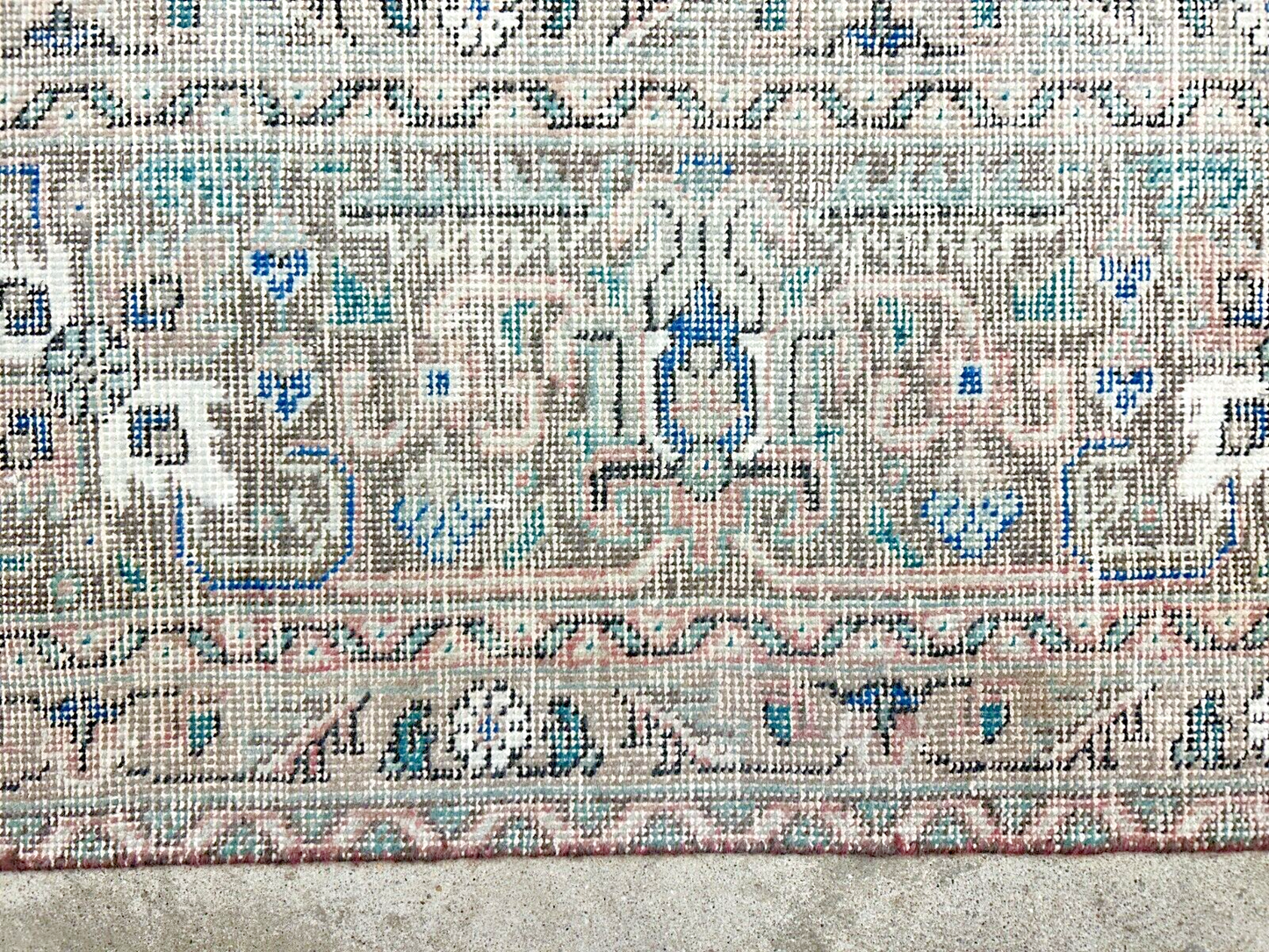 9'8"x12'5" Hand-Knotted 100% Wool Pile Herize Rug