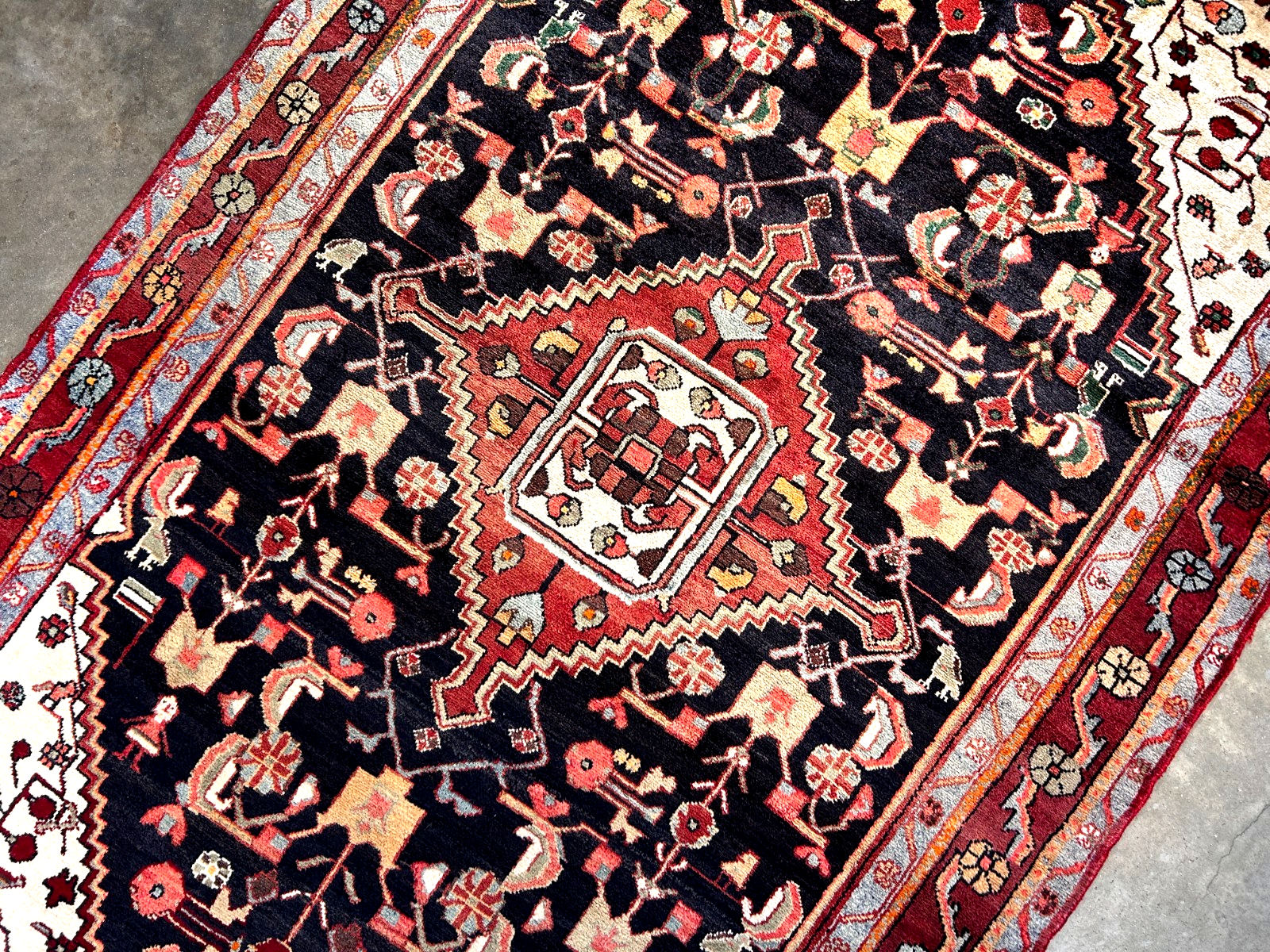 5'2" x 8'7'' Hand-Knotted 100% Wool Pile Hamadane Area Rug