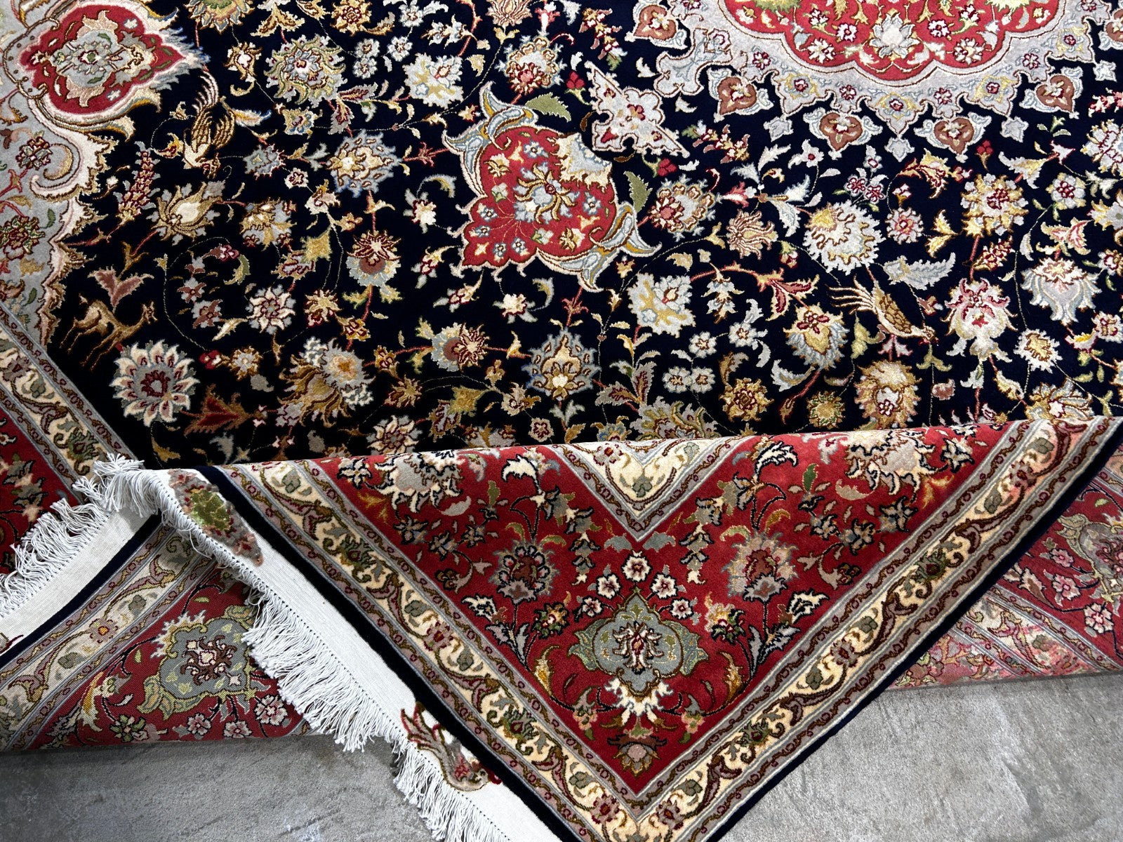 8'7"x12'3" Very Fine Hand-Knotted Wool & Silk Tabrize Area Rug - Carpet