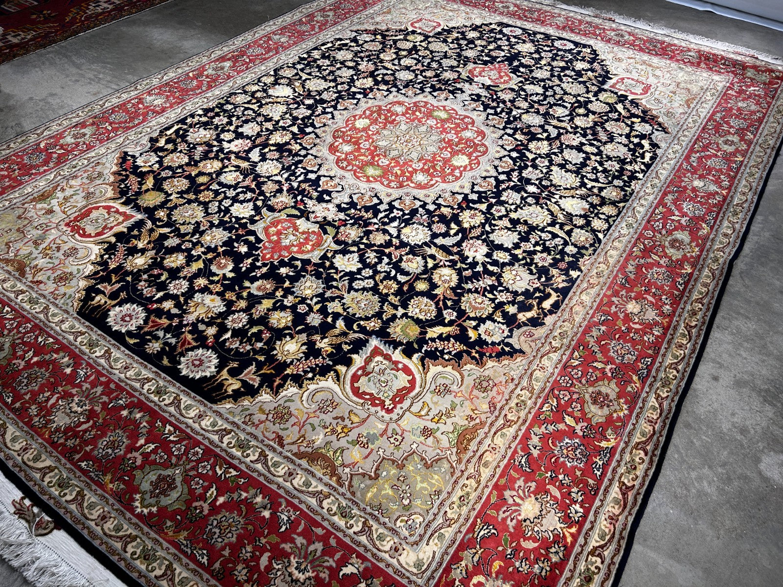 8'7"x12'3" Very Fine Hand-Knotted Wool & Silk Tabrize Area Rug - Carpet