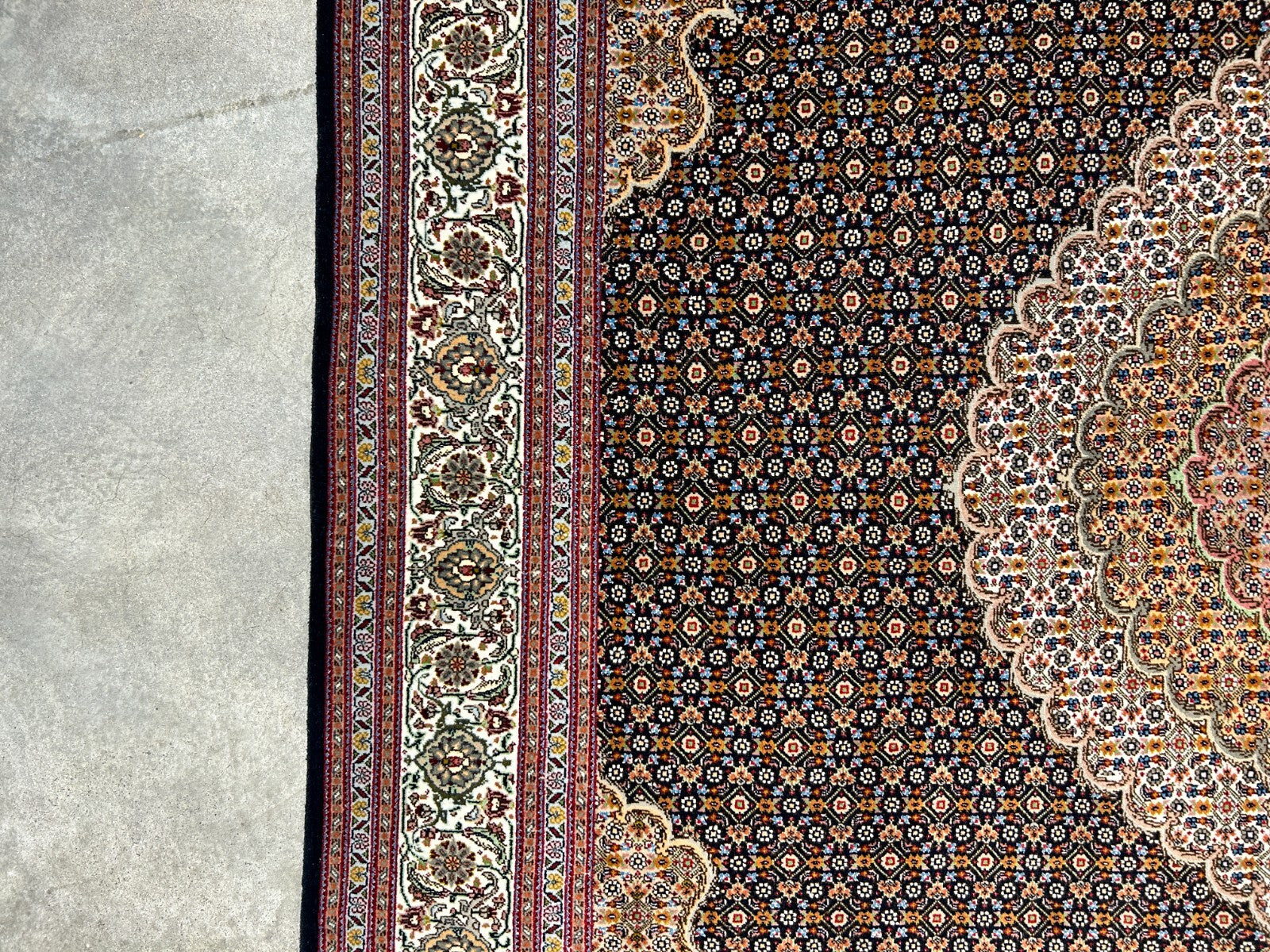 5'6"x7'8" Fine Hand-Knotted Wool & Silk Blend Tabrize Mahi Carpet - Area Rug