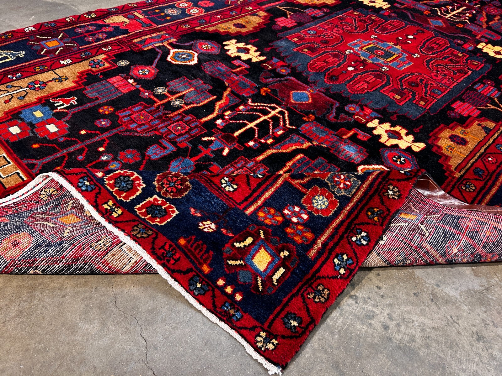 5'4" x 9'9" Hand-Knotted 100% Lamb Wool Pile Nahavande Area Rug