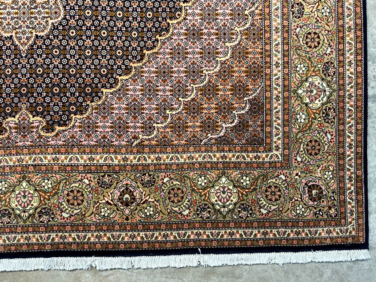 6'7"x9'7" Fine Hand-Knotted Wool & Silk Blend Tabrize Mahi Carpet - Area Rug