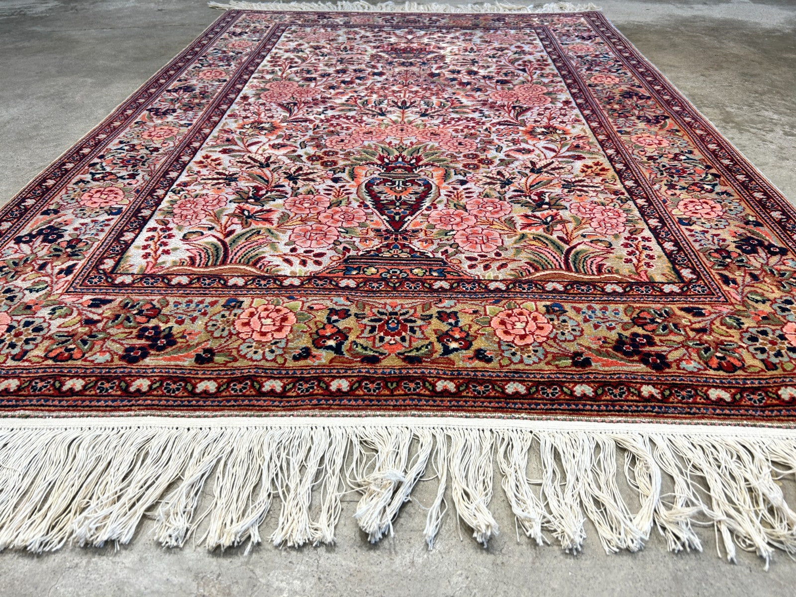 3'3"x5'4" Very Fine Hand-Knotted 100% Wool Pile Persiane Kashane Rug