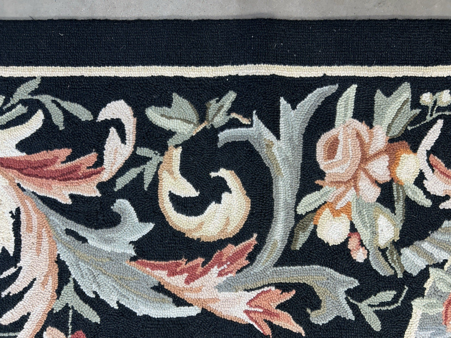 7’10”x9’6” Hand-Tufted 100% Wool Safavieh Area Rug - Carpet