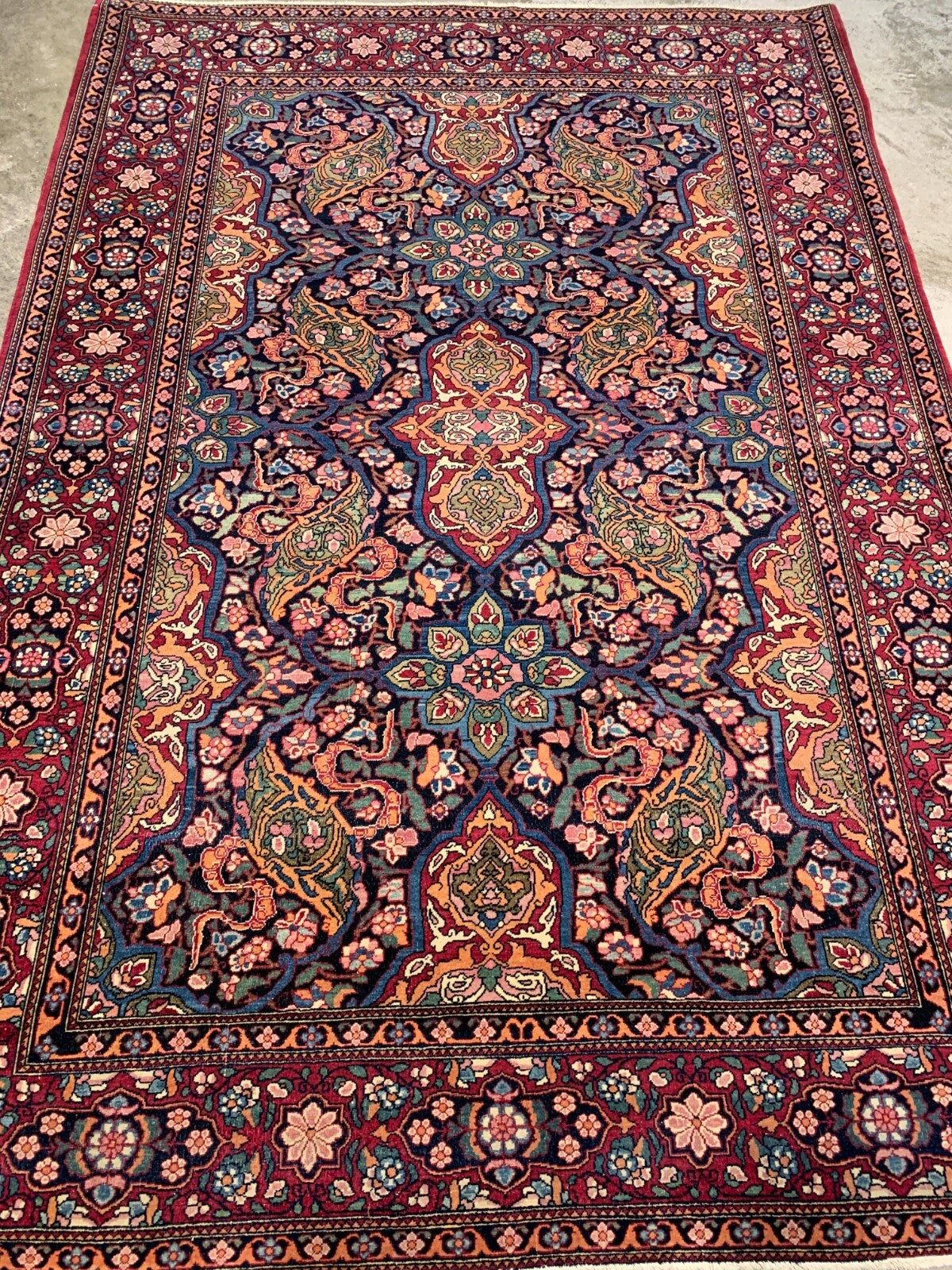 4'9"x6'10" Collector Antique Fine Hand-Knotted 100% Wool Pile Isfahane Rug