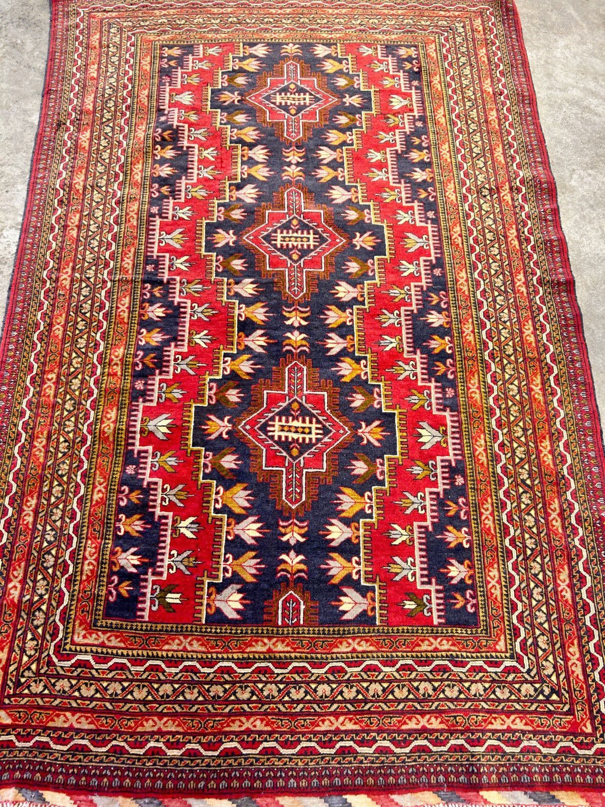 3'11"x6'3" Hand-Knotted 100% Wool Pile Geometric Rug
