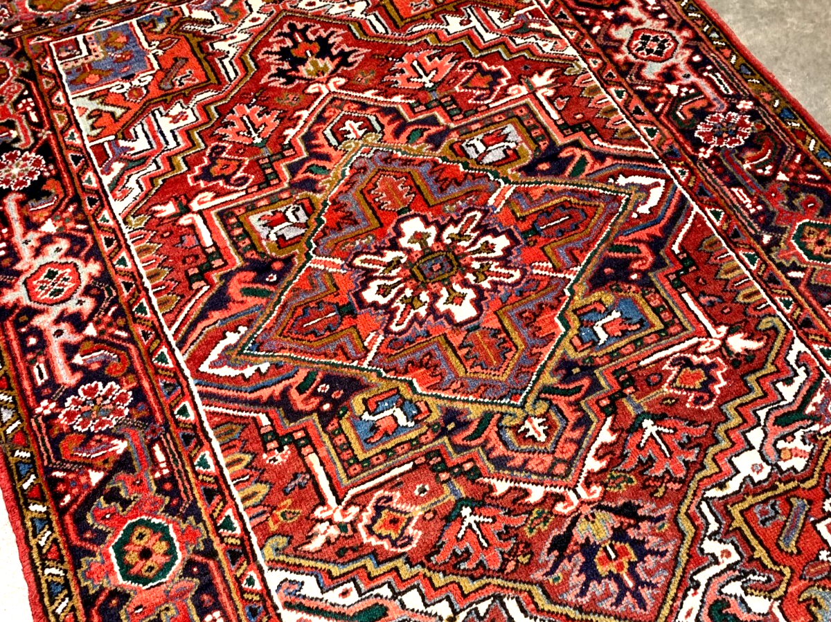 4'10" x 6'4" Fine Hand-Knotted 100% Wool Geometric Herize Area Rug - Carpet