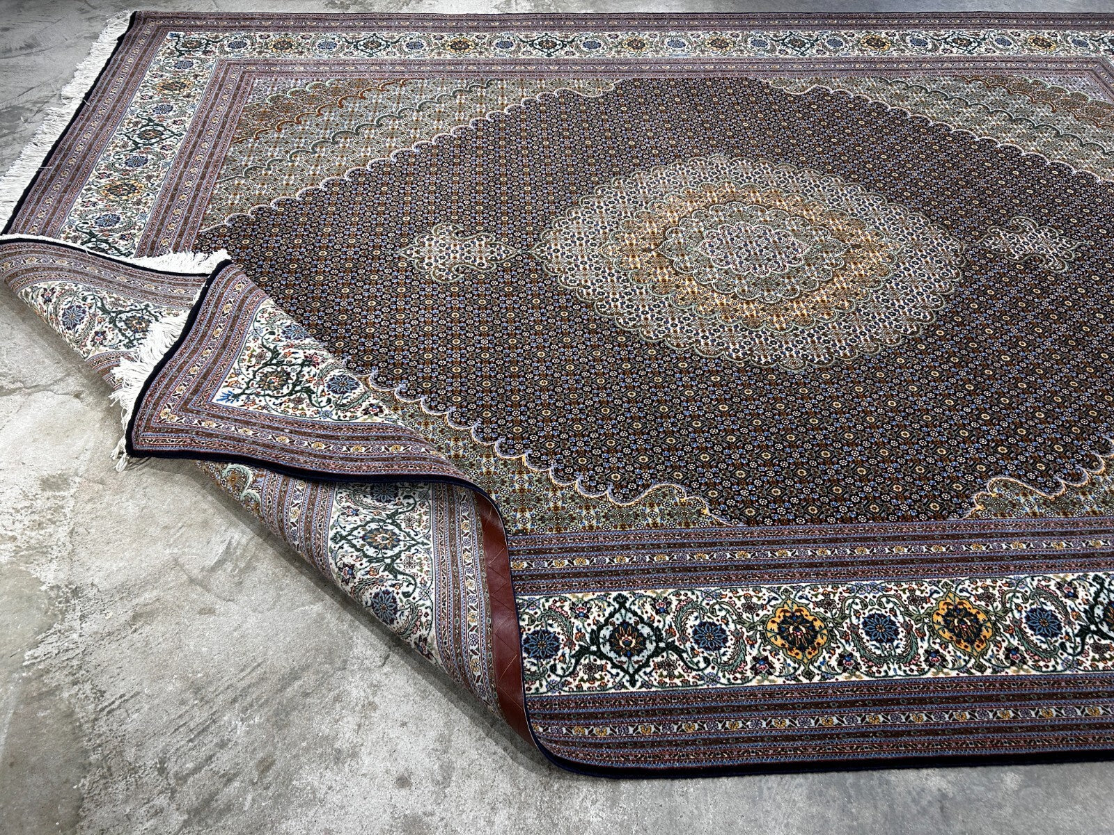 8'3"x11'6" Fine Hand-Knotted Wool & Silk Oriental Rug - Area Carpet