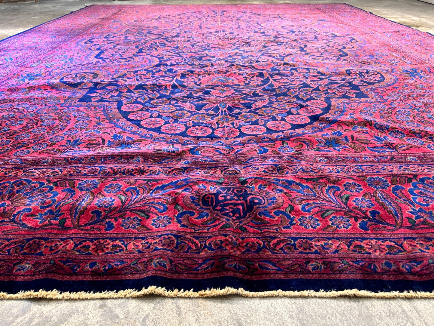 Collector Antique 8'6"x12' Extra Fine Hand-Knotted Wool Kashane Rug