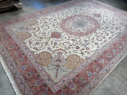8'4"x11'3" Very Fine Hand-Knotted Wool & Silk Oriental Rug - Area Carpet