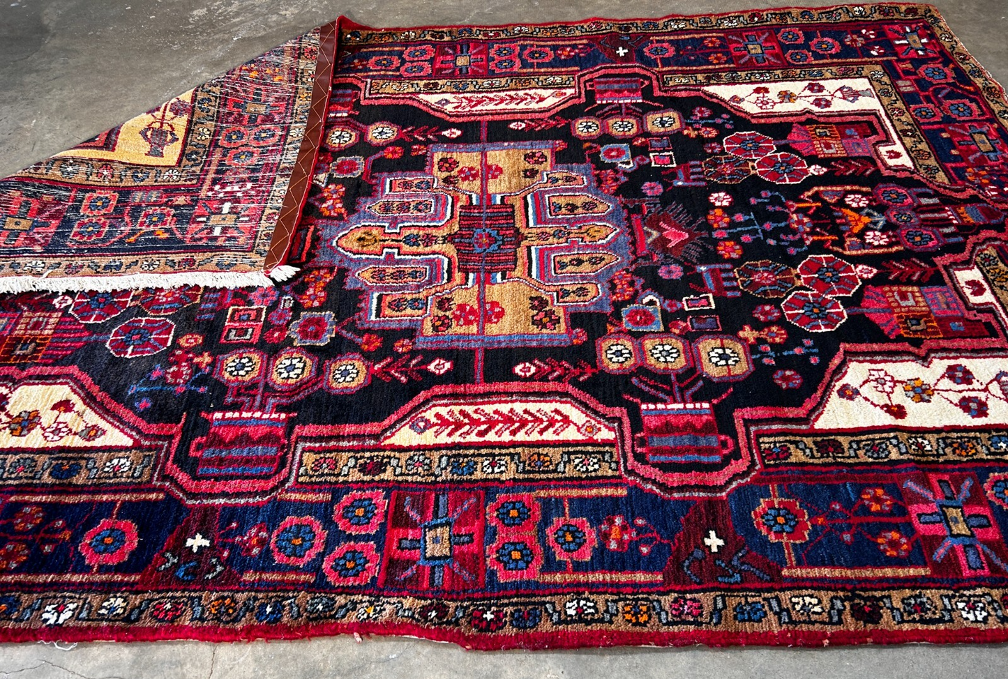 5'3" x 8'1'' Hand-Knotted 100% Lamb Wool Nahavande Area Rug