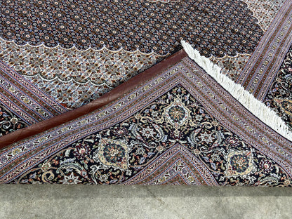 8'3"x11'2" Fine Hand-Knotted Wool & Silk Oriental Rug - Area Carpet