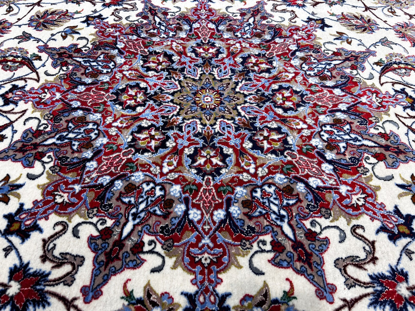  8'6"x12'1'' Very Fine Silk & Wool Isfahane Area Rug - Area Carpet