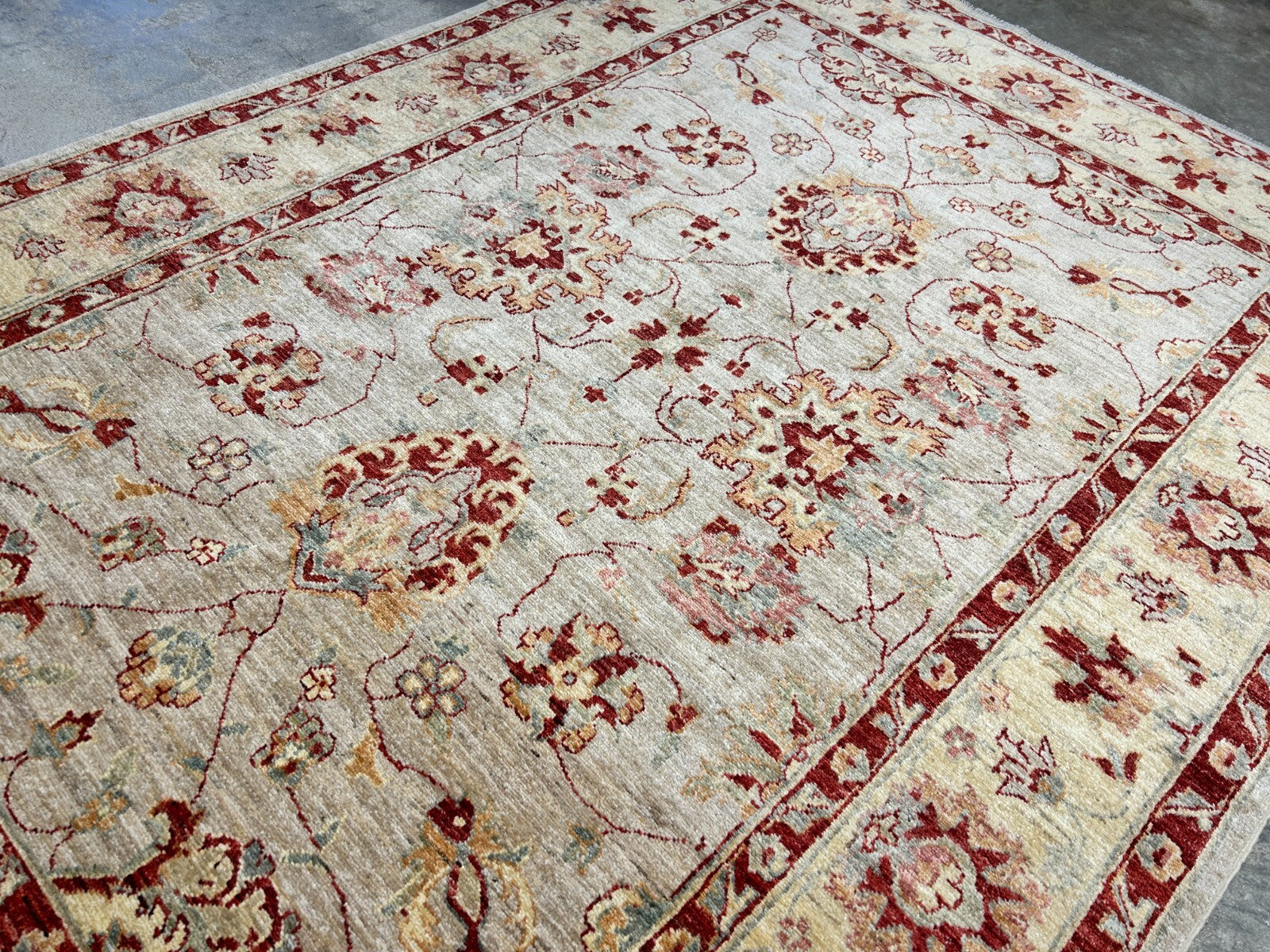 5'8"x8'2" Hand-Knotted 100% Wool Pile Agra Carpet - Area Rug
