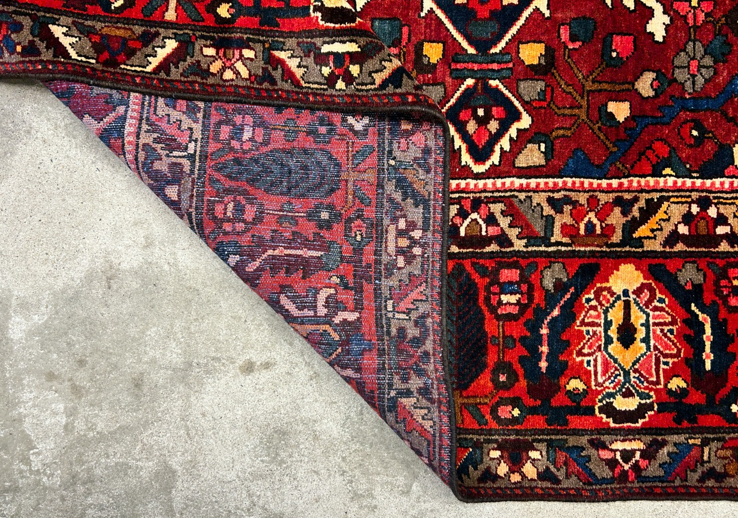 10'5"x12'8" Hand-Knotted 100% Wool Pile Bakhtiarie Rug