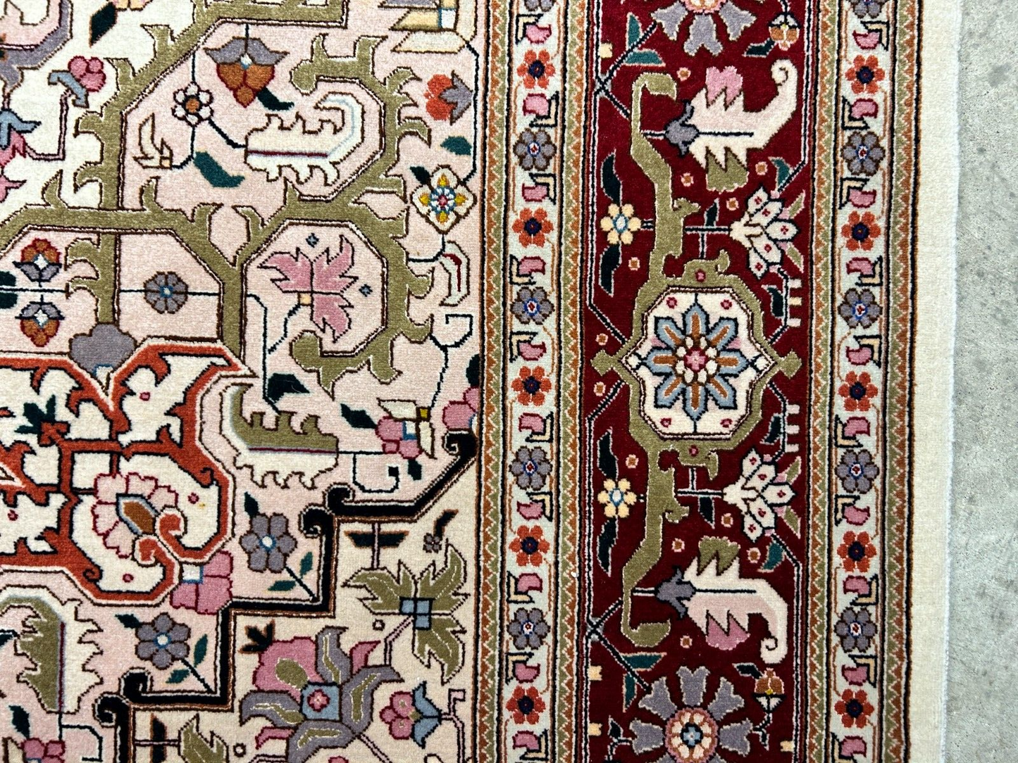 6'8"x10' Fine Hand-Knotted Wool & Silk Blend Tabrize Herize Carpet - Area Rug